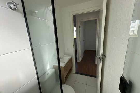 Banheiro de apartamento para alugar com 2 quartos, 41m² em Morro Santana, Porto Alegre