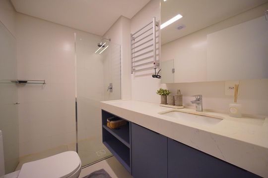 Banheiro de apartamento para alugar com 1 quarto, 45m² em Centro, Florianópolis