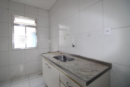 Cozinha de apartamento para alugar com 2 quartos, 47m² em Itaquera, São Paulo