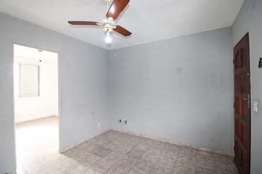 Sala de apartamento para alugar com 2 quartos, 47m² em Itaquera, São Paulo