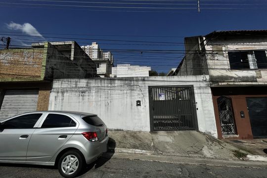 Fachada+Placa  de casa para alugar com 2 quartos, 65m² em Cidade Patriarca, São Paulo