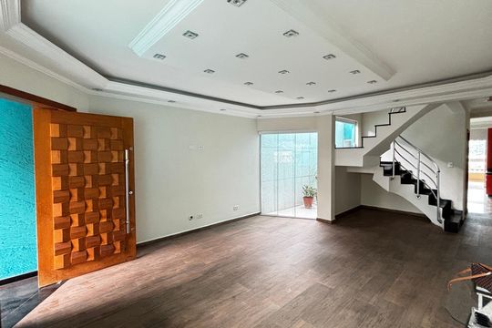 Casa para alugar com 3 quartos, 316m² em Parque Novo Oratório, Santo André