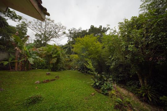 Vista do Quarto 2 de casa para alugar com 3 quartos, 950m² em Canto da Lagoa, Florianópolis