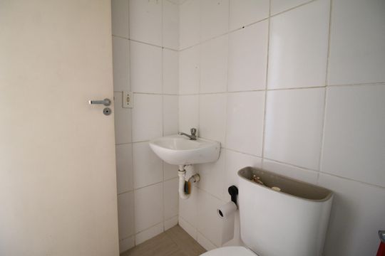 Banheiro de casa para alugar com 2 quartos, 50m² em Taquara, Rio de Janeiro