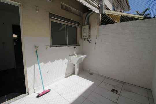 Área de Serviço de casa para alugar com 2 quartos, 50m² em Taquara, Rio de Janeiro