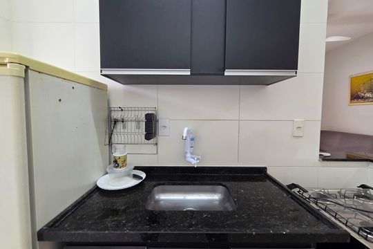 Cozinha de apartamento para alugar com 1 quarto, 38m² em Vila Caiçara, Praia Grande