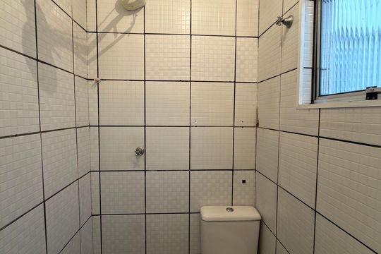 Banheiro de serviço de casa à venda com 2 quartos, 208m² em Rudge Ramos, São Bernardo do Campo