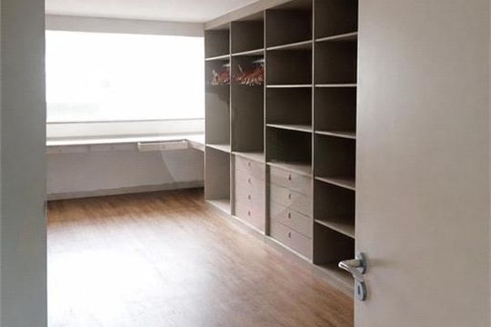 Casa à venda com 4 quartos, 1200m² em Vila Albertina, São Paulo