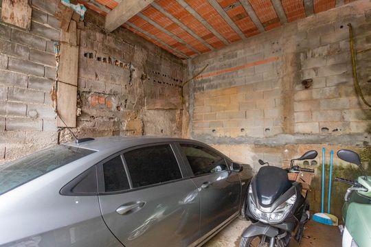 Garagem  de casa à venda com 5 quartos, 149m² em Campanário, Diadema