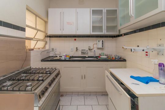 Cozinha de apartamento à venda com 3 quartos, 150m² em Centro Histórico, Porto Alegre