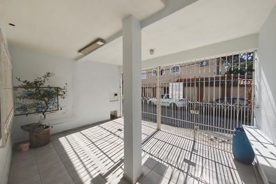 Garagem de casa para alugar com 3 quartos, 100m² em Jardim Leonor Mendes de Barros, São Paulo