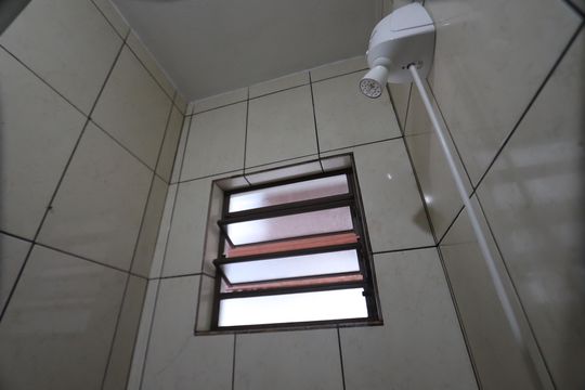 Banheiro de casa para alugar com 1 quarto, 45m² em Parque São Lucas, São Paulo