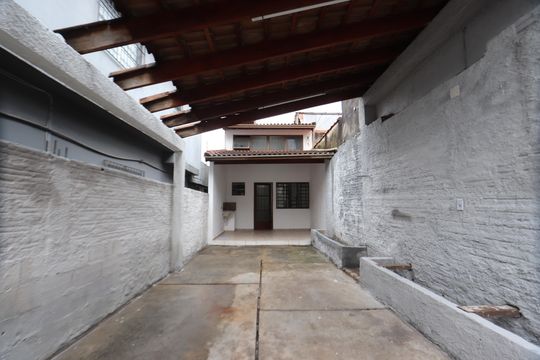 Quintal e Garagem de casa para alugar com 1 quarto, 45m² em Parque São Lucas, São Paulo