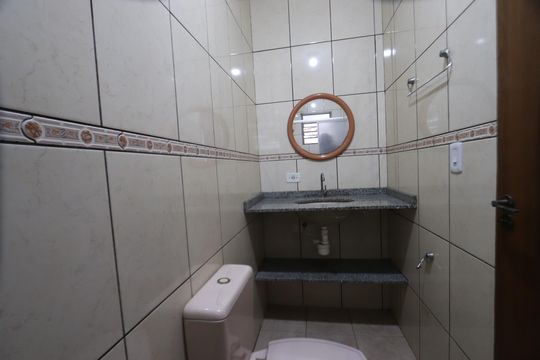 Banheiro de casa para alugar com 1 quarto, 45m² em Parque São Lucas, São Paulo