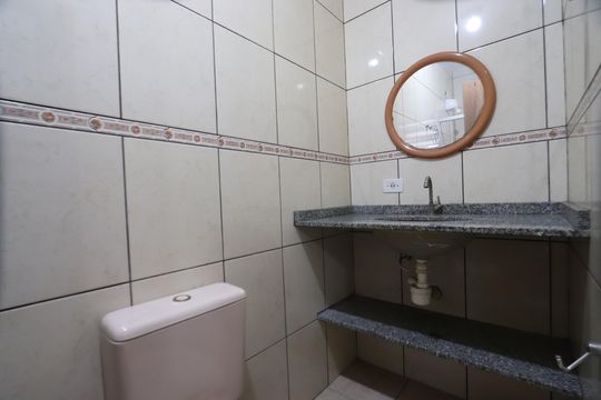 Banheiro de casa para alugar com 1 quarto, 45m² em Parque São Lucas, São Paulo