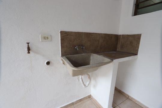 Varanda e Lavanderia de casa para alugar com 1 quarto, 45m² em Parque São Lucas, São Paulo
