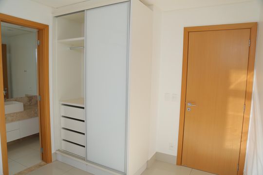 Apartamento para alugar com 3 quartos, 145m² em Jardim Goiás, Goiânia