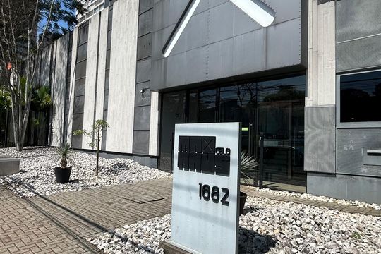 Fachada de apartamento para alugar com 1 quarto, 75m² em Campo Belo, São Paulo