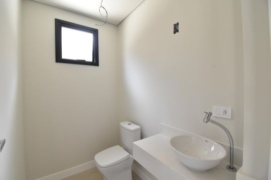 Lavabo de casa de condomínio à venda com 3 quartos, 268m² em Mercês, Curitiba