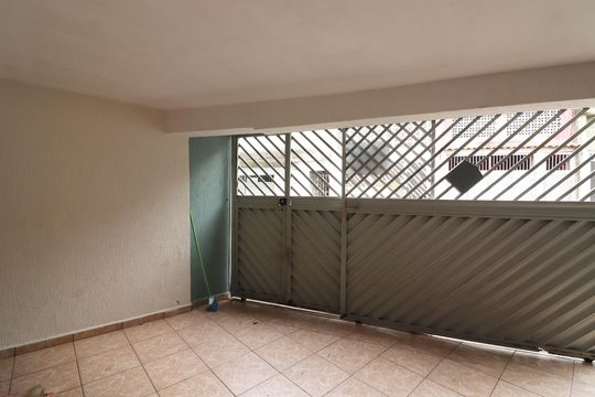 Garagem de casa à venda com 3 quartos, 150m² em Baeta Neves, São Bernardo do Campo
