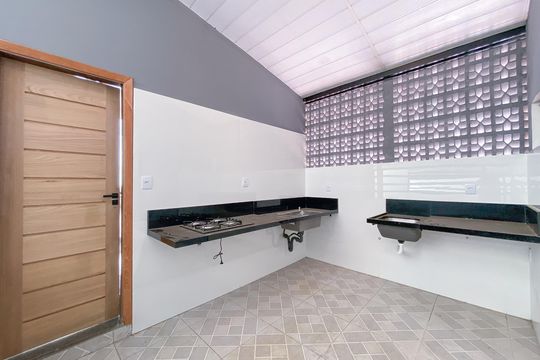Cozinha e Área de Serviço de casa para alugar com 4 quartos, 175m² em Califórnia, Belo Horizonte