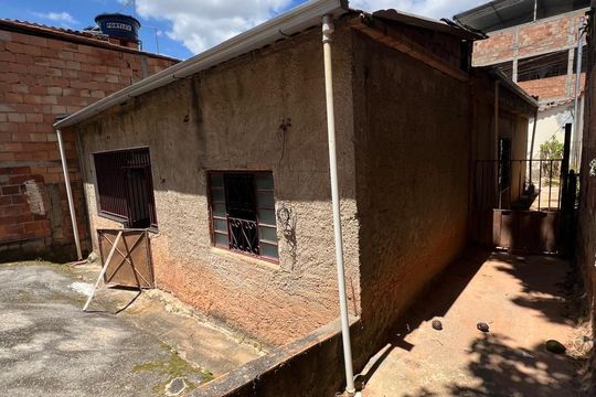 Área externa de casa à venda com 2 quartos, 250m² em Jardim Felicidade, Belo Horizonte