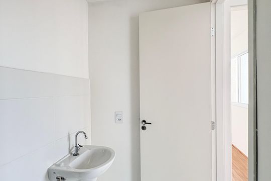 Banheiro de apartamento para alugar com 2 quartos, 38m² em Jardim das Gracas, São Paulo