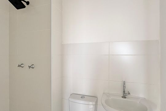 Banheiro de apartamento para alugar com 2 quartos, 38m² em Jardim das Gracas, São Paulo