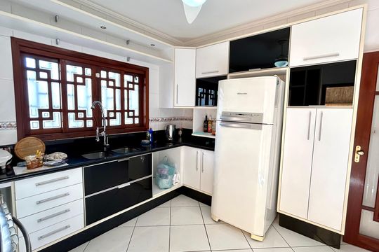 Cozinha de casa para alugar com 3 quartos, 380m² em Centro, Guarulhos