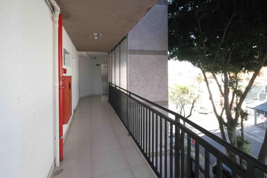 Corredor externo de apartamento para alugar com 1 quarto, 36m² em Vila Bela, São Paulo