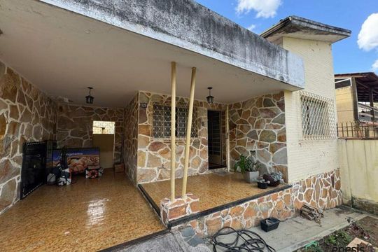 Casa à venda com 2 quartos, 229m² em Salgado Filho, Belo Horizonte