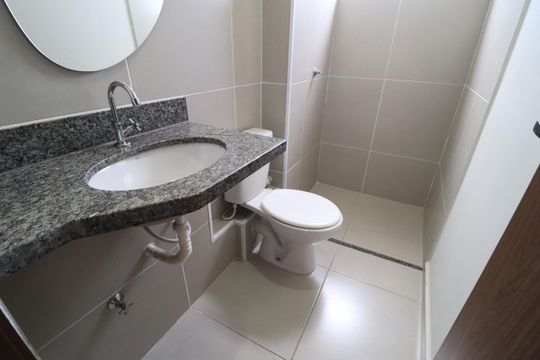 Banheiro Social de apartamento para alugar com 2 quartos, 60m² em Morumbi, Uberlândia