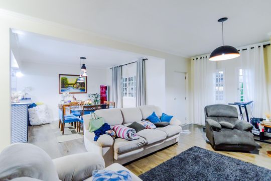 Casa à venda com 3 quartos, 320m² em Vila Paraiso, Guarulhos