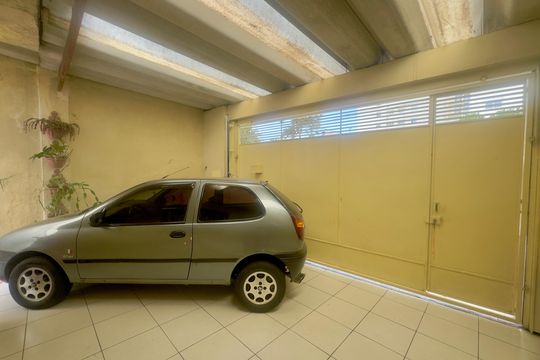 Garagem de casa à venda com 2 quartos, 105m² em Vila Augusta, Guarulhos