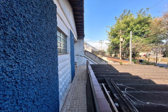 Área externa de casa à venda com 3 quartos, 217m² em Jardim Monte Libano, Santo André