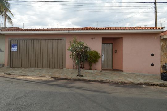 Casa para alugar com 3 quartos, 200m² em Ribeirânia, Ribeirão Preto