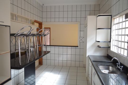 Cozinha de casa para alugar com 3 quartos, 200m² em Ribeirânia, Ribeirão Preto