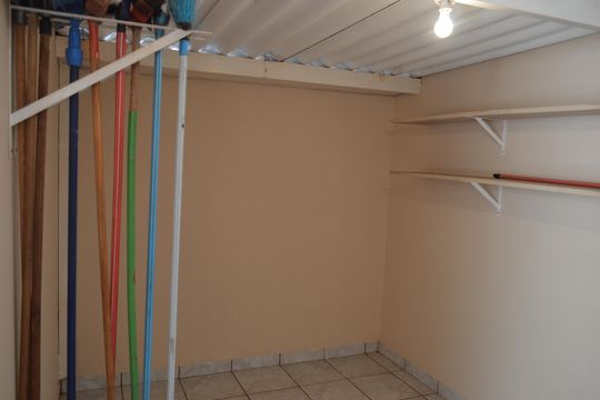 Quarto de Serviço de casa para alugar com 3 quartos, 200m² em Ribeirânia, Ribeirão Preto