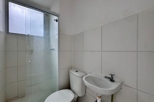 Banheiro Social de apartamento para alugar com 2 quartos, 49m² em Vargem Pequena, Rio de Janeiro