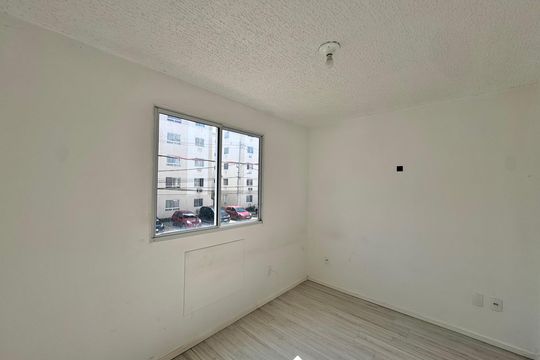 Quarto 1 de apartamento para alugar com 2 quartos, 49m² em Vargem Pequena, Rio de Janeiro