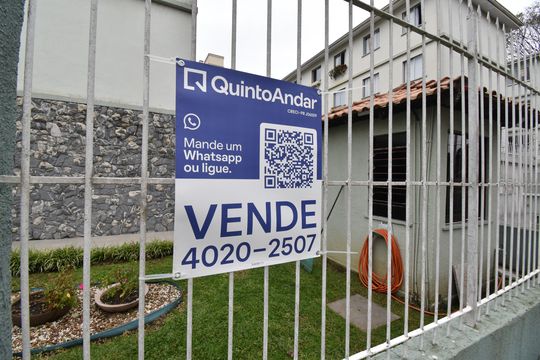 Placa de apartamento à venda com 3 quartos, 77m² em Bacacheri, Curitiba