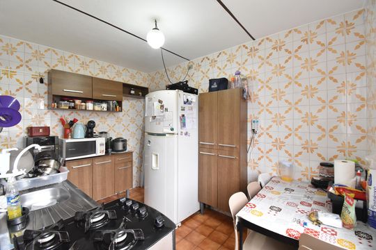 Cozinha de apartamento à venda com 3 quartos, 77m² em Bacacheri, Curitiba