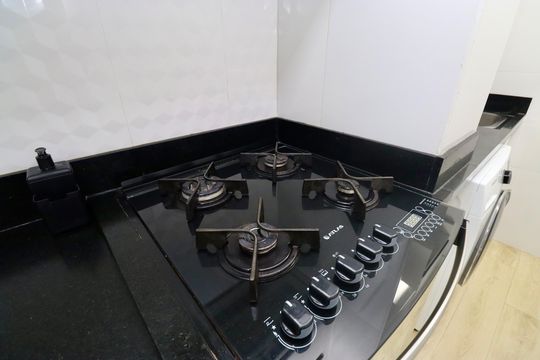 Cozinha de apartamento para alugar com 2 quartos, 52m² em Brotas, Salvador