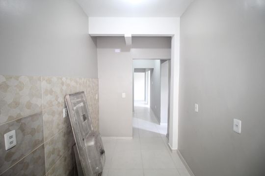 Cozinha de apartamento para alugar com 2 quartos, 55m² em Agronomia, Porto Alegre