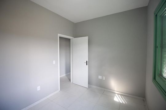Quarto 2 de apartamento para alugar com 2 quartos, 55m² em Agronomia, Porto Alegre