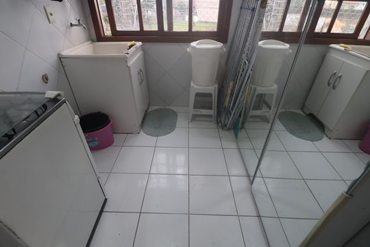 lavanderia  de apartamento para alugar com 2 quartos, 79m² em Estância Velha, Canoas