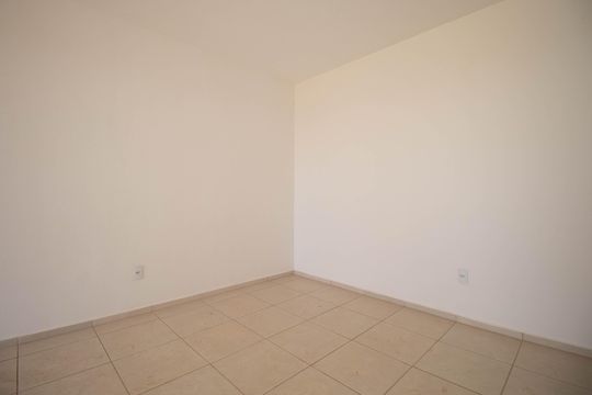 Sala de apartamento à venda com 3 quartos, 62m² em Setor Ikeda, Brasília