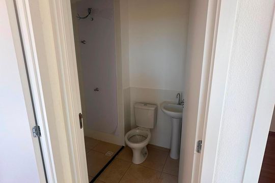 Banheiro de apartamento para alugar com 3 quartos, 62m² em Setor IKEDA, Brasília