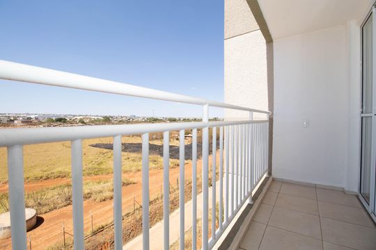 Sacada de apartamento à venda com 3 quartos, 62m² em Setor Ikeda, Brasília
