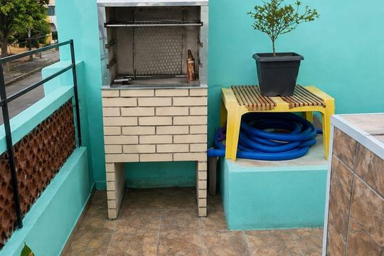 Área externa de casa para alugar com 2 quartos, 80m² em Ricardo de Albuquerque, Rio de Janeiro